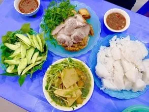 Thịt chân giò mềm thơm đặc trưng của quán bún đậu Cây Bàng, một địa chỉ không thể bỏ qua khi tìm bún đậu mắm tôm gần đây.