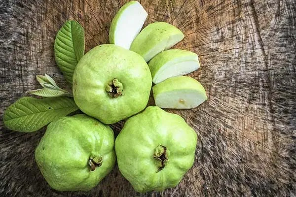 Cách chọn ổi tươi ngon để làm nước ép