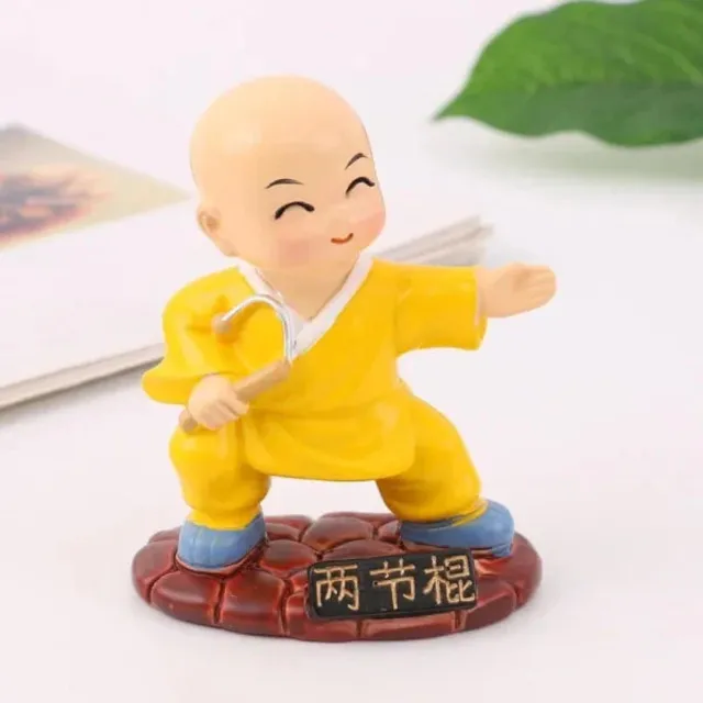 Ảnh chú tiểu hồn nhiên đang nhìn