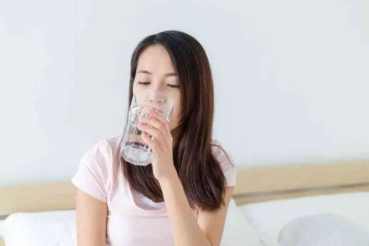 Bổ sung đủ nước là chìa khóa giúp người bệnh sốt rét nhanh chóng phục hồi và loại bỏ độc tố hiệu quả