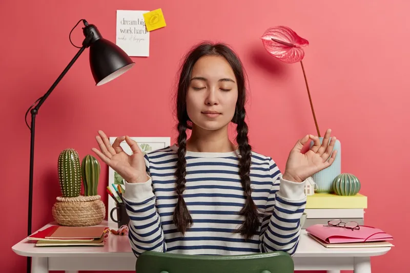 Người đau dạ dày nên tránh xa căng thẳng để kiểm soát tốt tình trạng bệnh