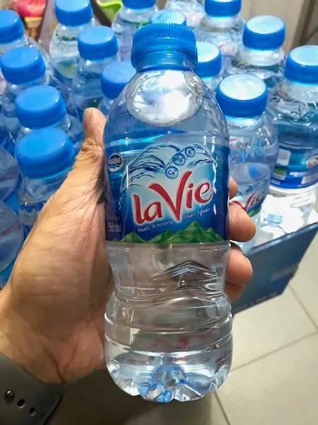 Thùng nước khoáng Thạch Bích chai nhỏ tiện lợi 350ml và 500ml