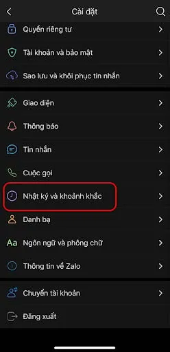 Cài đặt Zalo, chọn mục Nhật ký và khoảnh khắc để thiết lập quyền riêng tư.