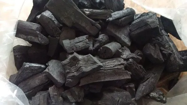 Than củi là vật liệu hút ẩm tự nhiên hiệu quả