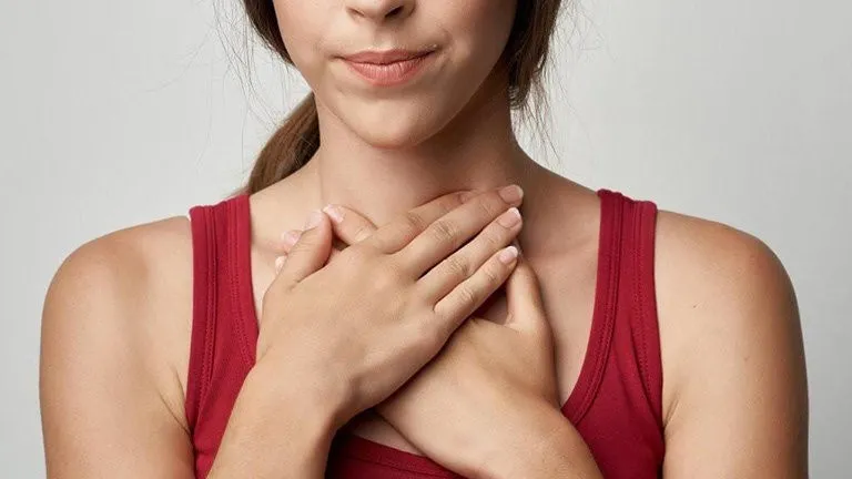 Người bị trào ngược dạ dày thường có cảm giác ợ hơi, ợ chua