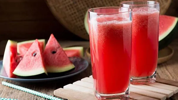 Nước ép dưa hấu giúp cân bằng axit dạ dày
