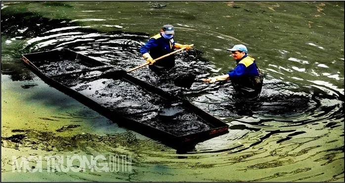 Môi trường nước bị ô nhiễm do chất thải công nghiệp và sinh hoạt