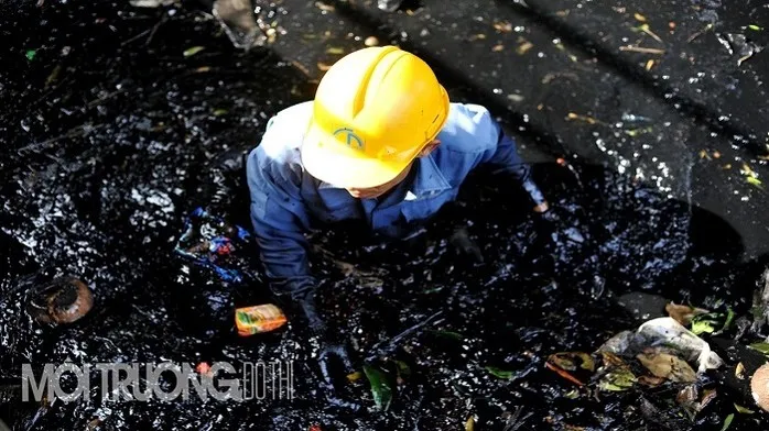 Rác thải sinh hoạt tràn lan gây ô nhiễm môi trường