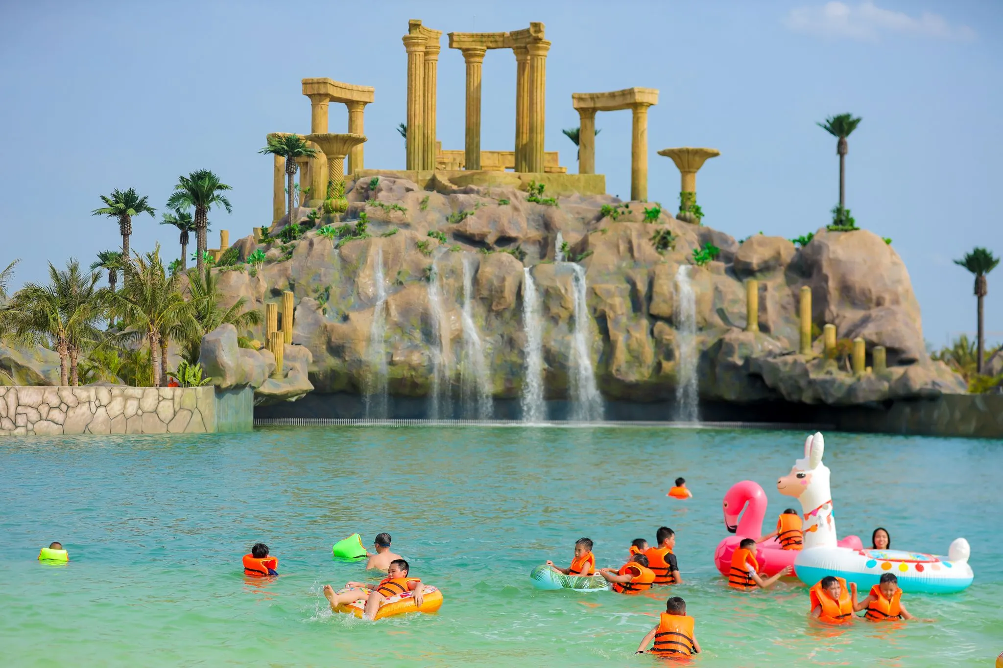 Khu công viên nước với các trò chơi cảm giác mạnh tại VinWonders Water Park