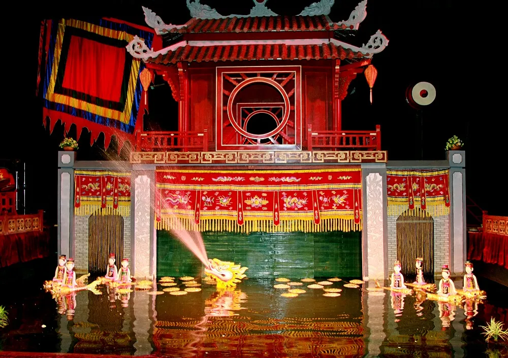 Màn biểu diễn múa rối nước tại Nhà hát múa rối Thăng Long
