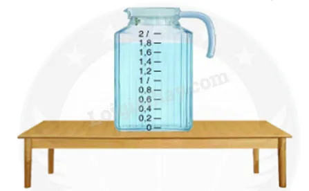 Đồng hồ đo lượng nước trong bình thể hiện mức nước 1.5 lít