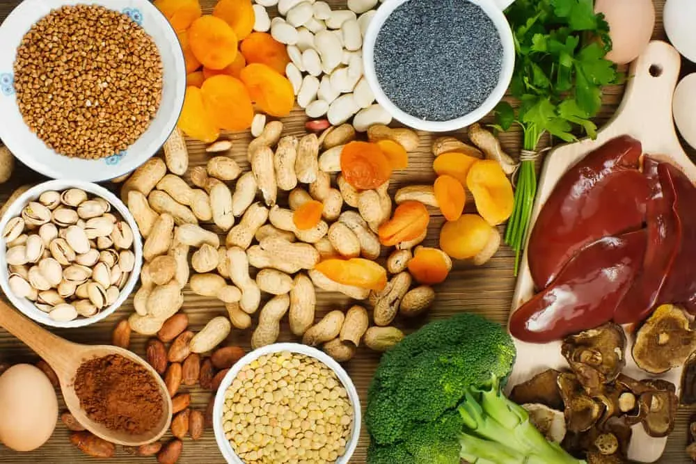 Chế độ dinh dưỡng cân bằng và vận động hợp lý giúp phòng ngừa băng huyết sau sinh