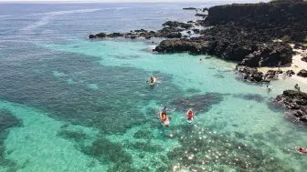 Bãi biển Lý Sơn với cát trắng, nước trong xanh quyến rũ