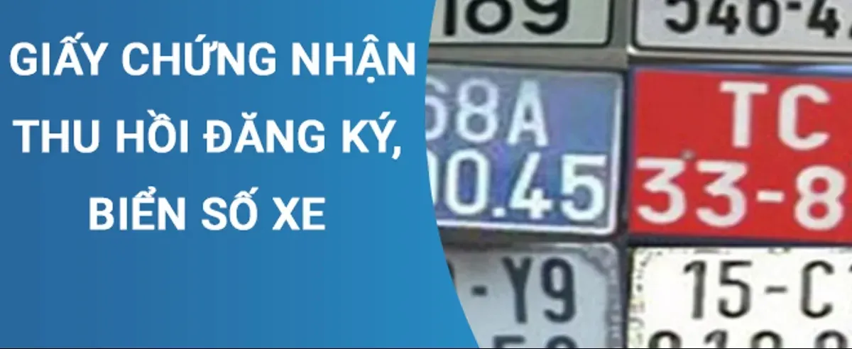 Giấy chứng nhận thu hồi đăng ký biển số xe được đặt trên mặt bàn