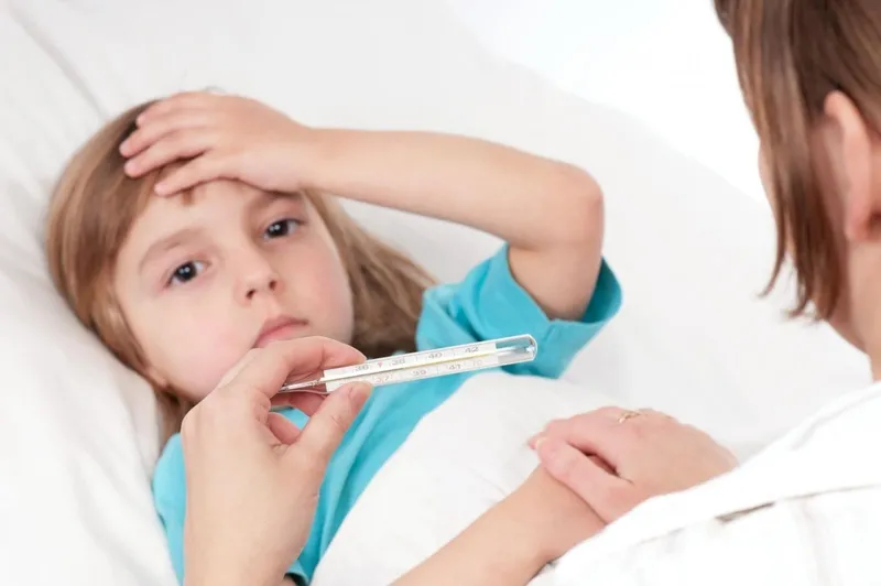 Các ứng dụng phổ biến của nhiệt kế, đặc biệt trong y tế