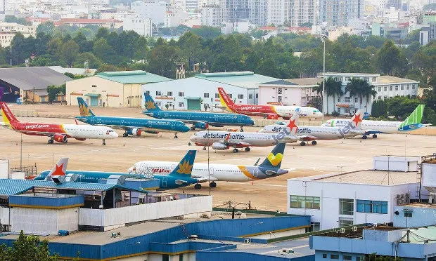Máy bay của các hãng hàng không nội địa tại sân bay